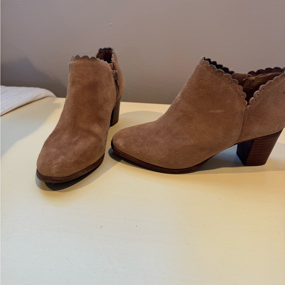 Jack Rogers Women’s suede booties